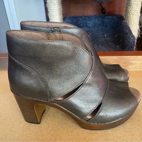 Dansko - Delphina Booties - Metallic Aged Bronze - Picture 4 of 10